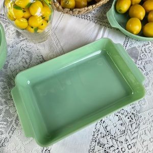 Fire king 2000 jadeite baking dish